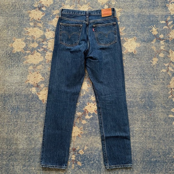 Levi's 501 Jeans in Troy Horse 27 - Picture 5 of 8